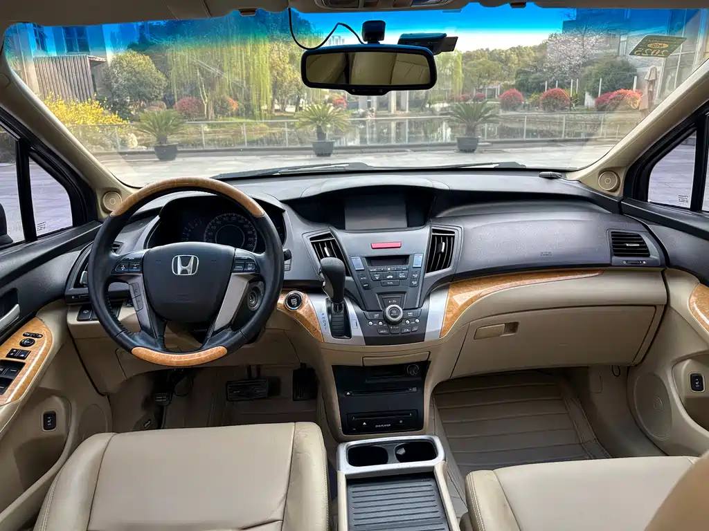 Honda Odyssey 2013 — фото 10