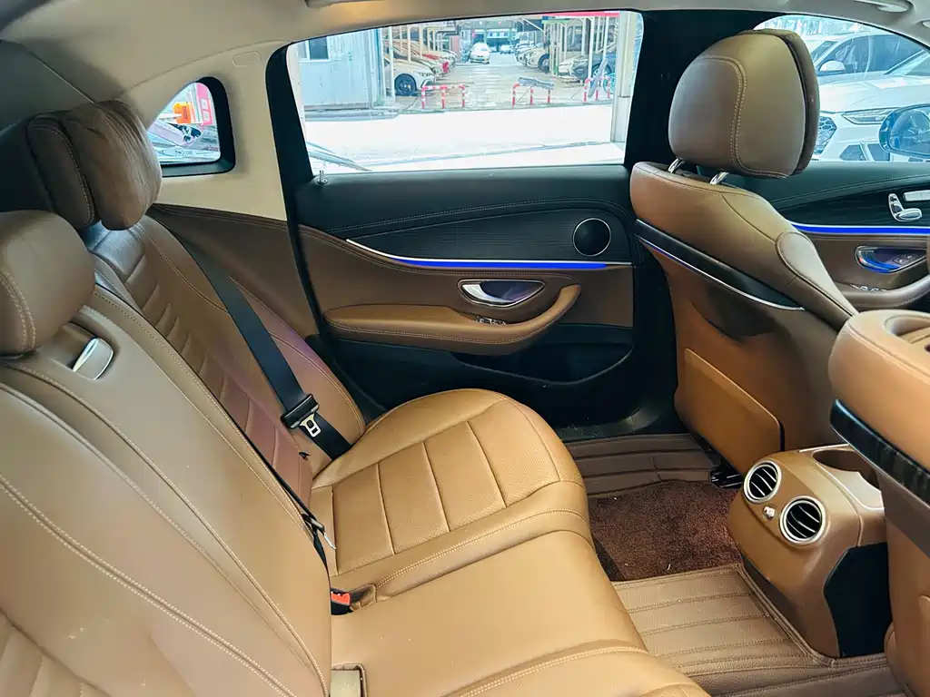 Mercedes-Benz E-Class 2019 — фото 14