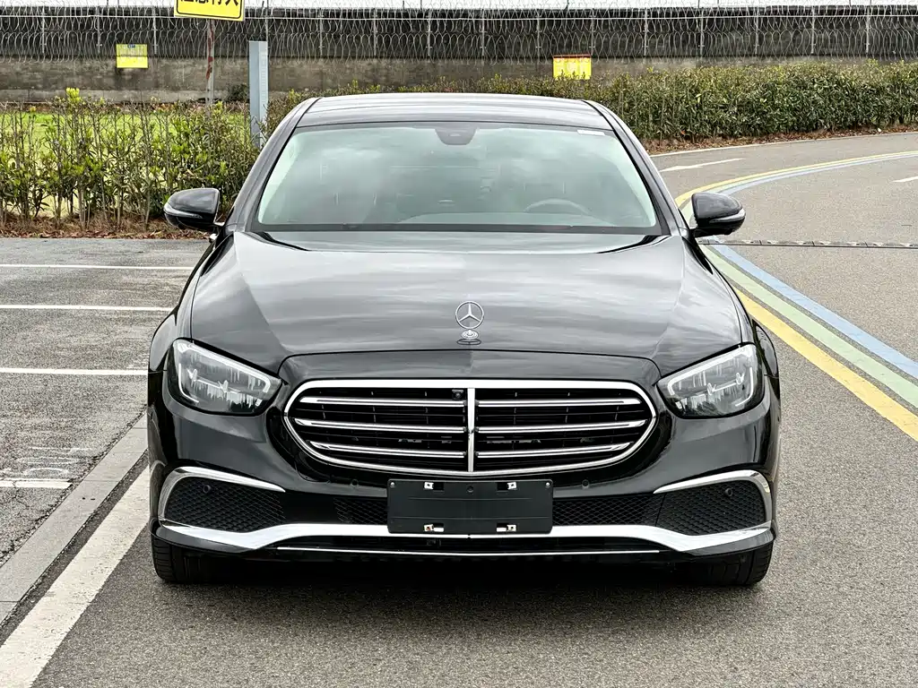 Mercedes-Benz E-Class 2023 — фото 2