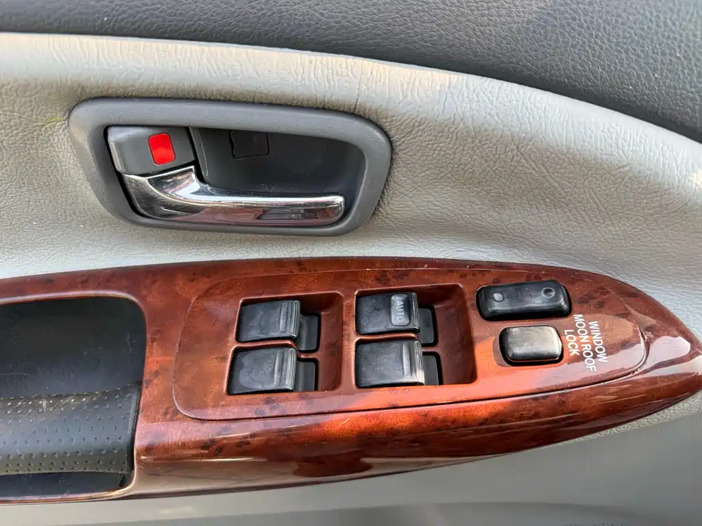 Toyota Previa 2003 — фото 16