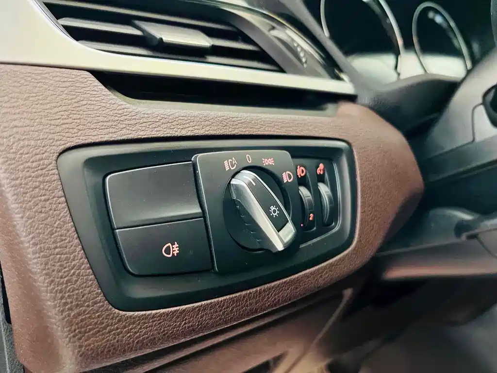 BMW X1 2021 — фото 11