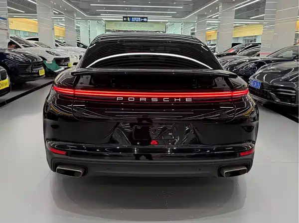 Porsche Panamera 2024
