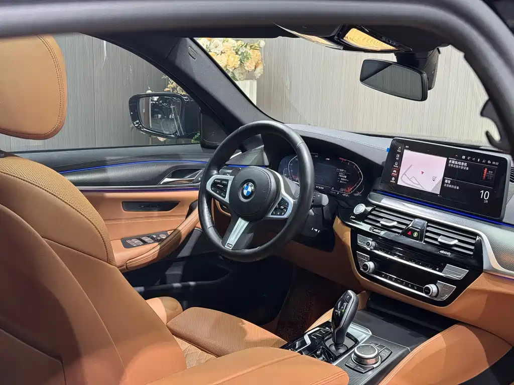 BMW 5 Series 2022 — фото 11