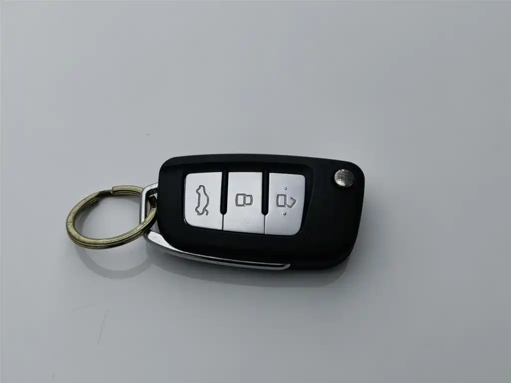 Geely Vision X3 2022 — фото 19