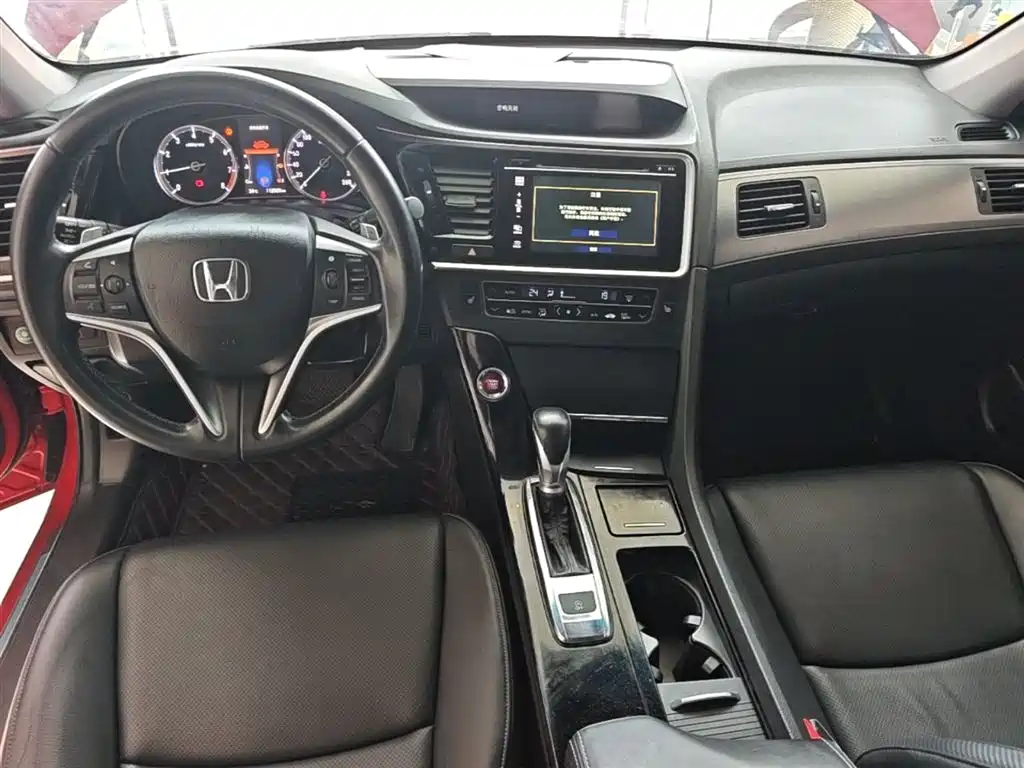 Honda Spirior 2015 — фото 10