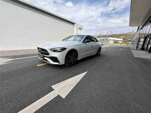 Mercedes-Benz C-Class 2024