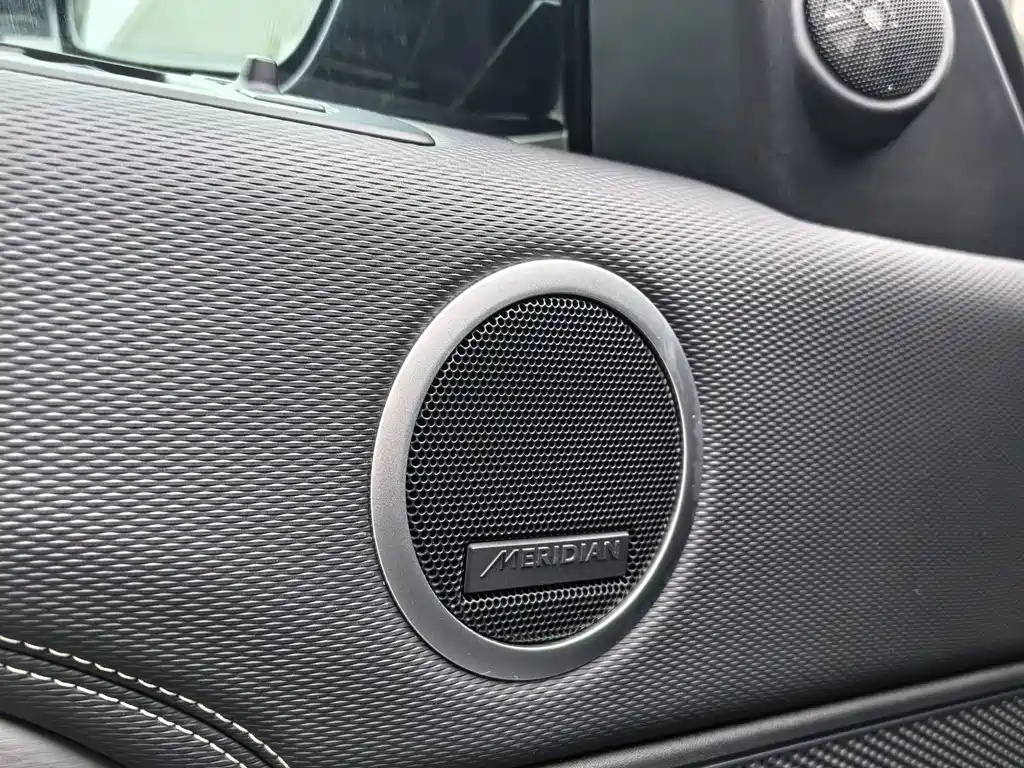 Land Rover Discovery 2023
