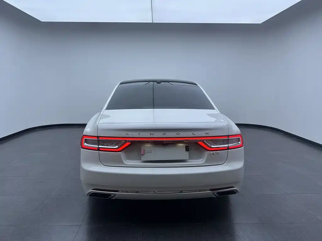 Lincoln Continental 2019 — фото 5