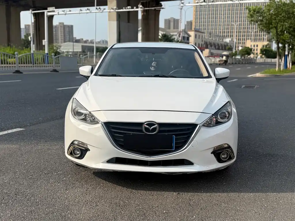 Mazda 3 Axela 2016