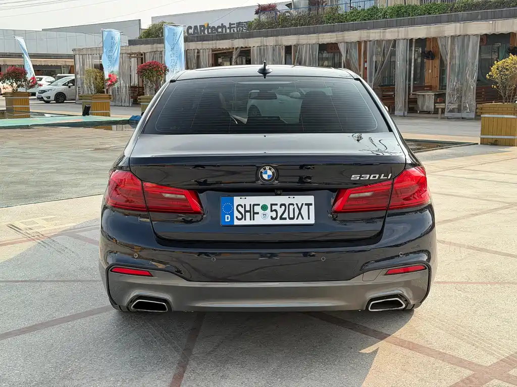 BMW 5 Series 2018 — фото 23