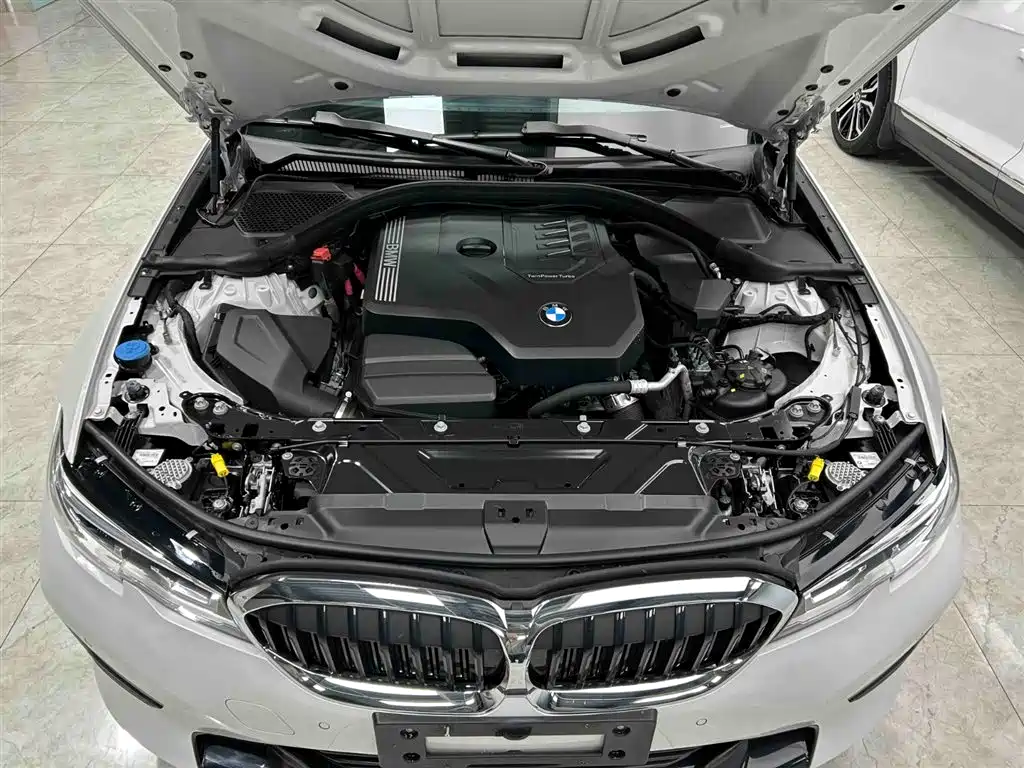 BMW 3 Series 2022 — фото 21