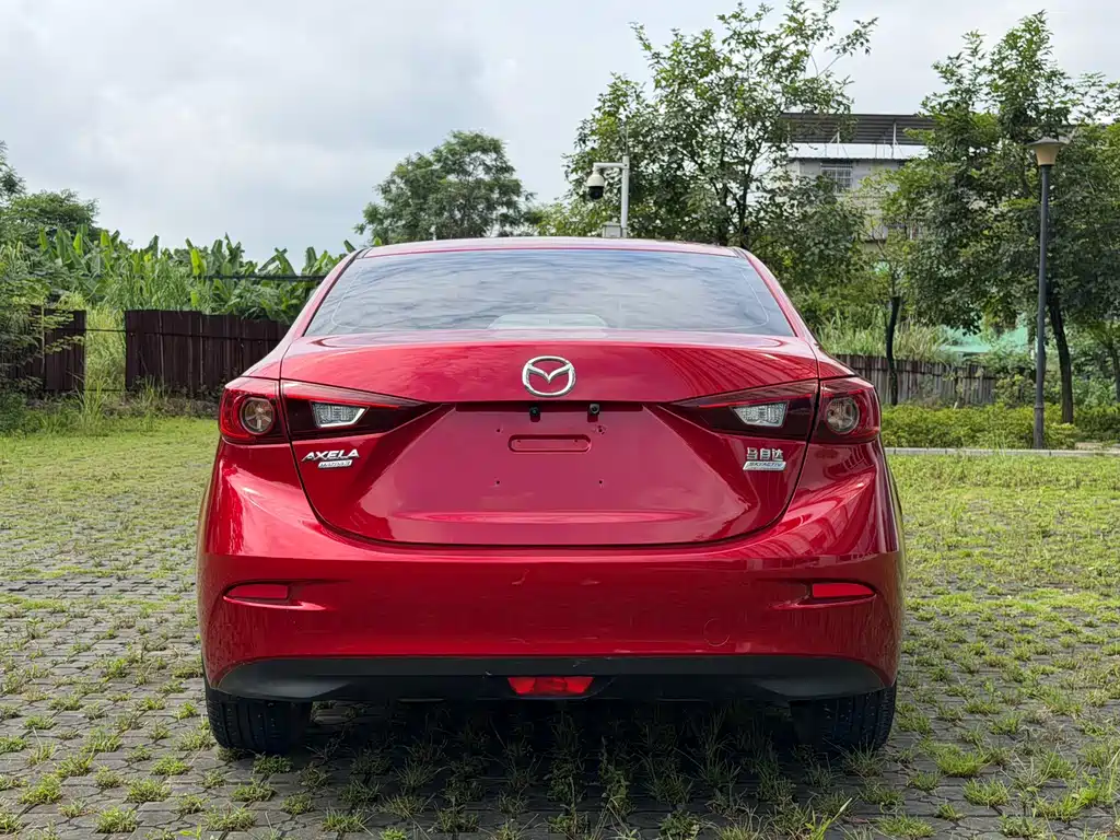 Mazda 3 Axela 2016