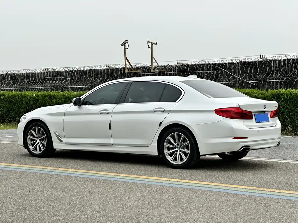 BMW 5 Series 2018 — фото 4