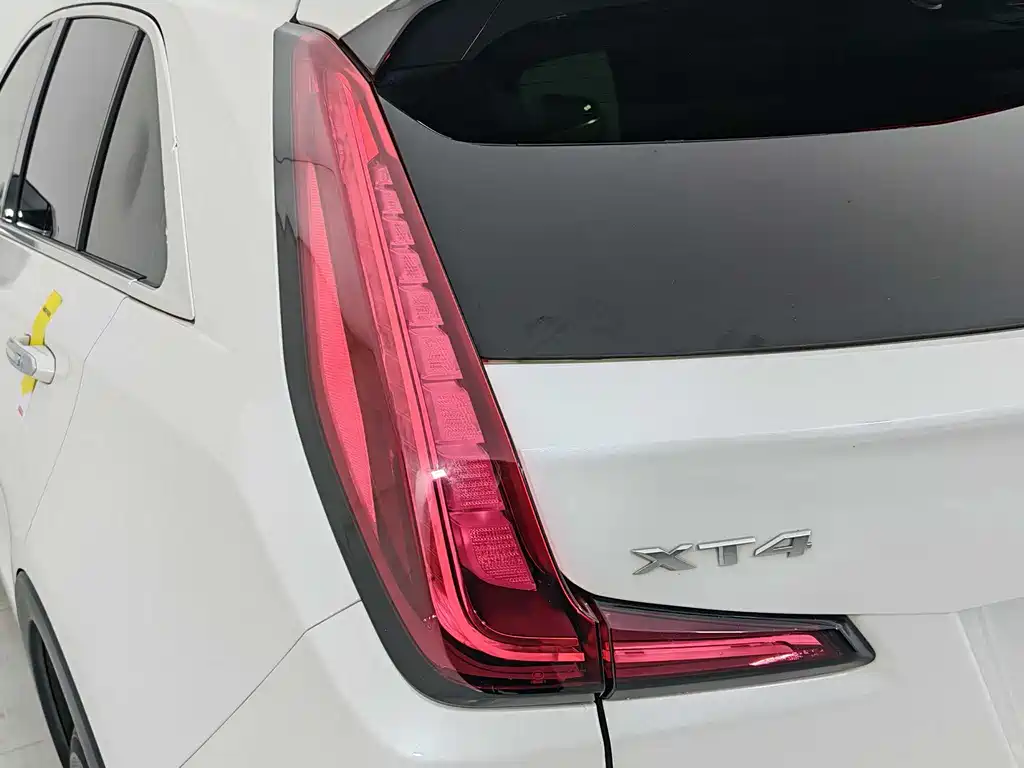 Cadillac XT4 2021 — фото 15