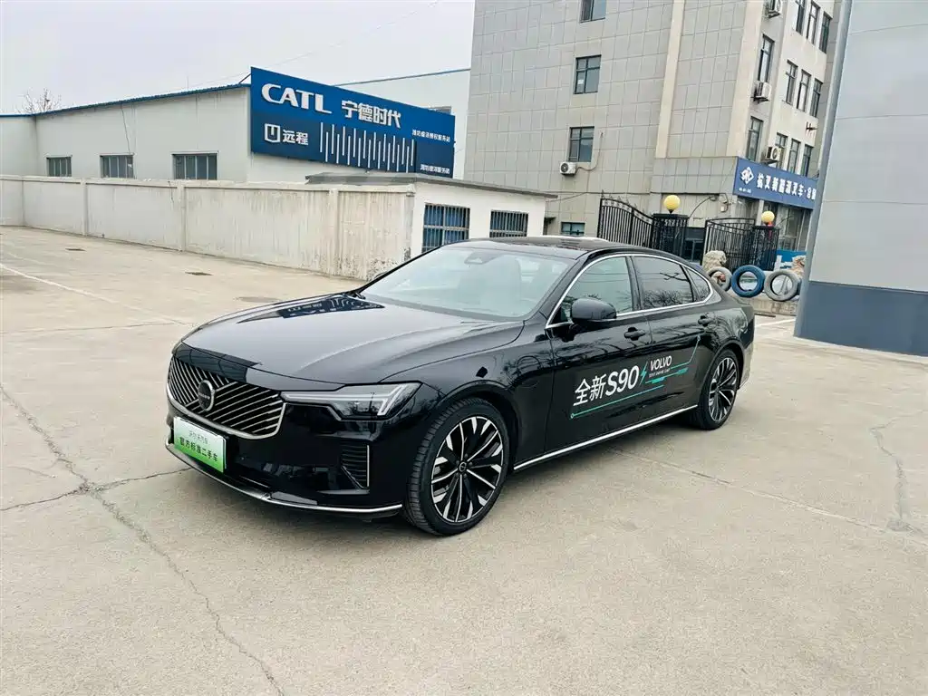 Volvo S90 PHEV 2025 — фото 1