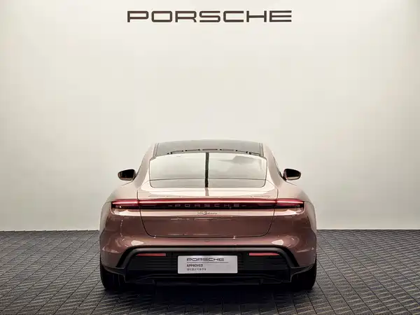 Porsche Taycan 2022