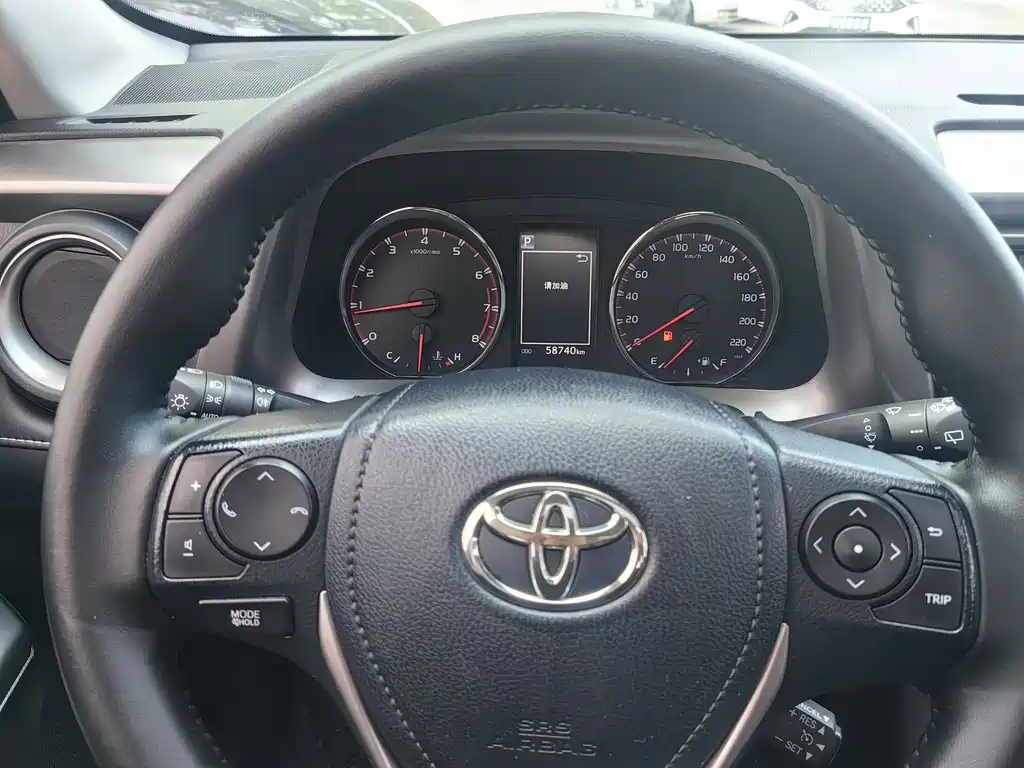 Toyota RAV4 2019 — фото 13