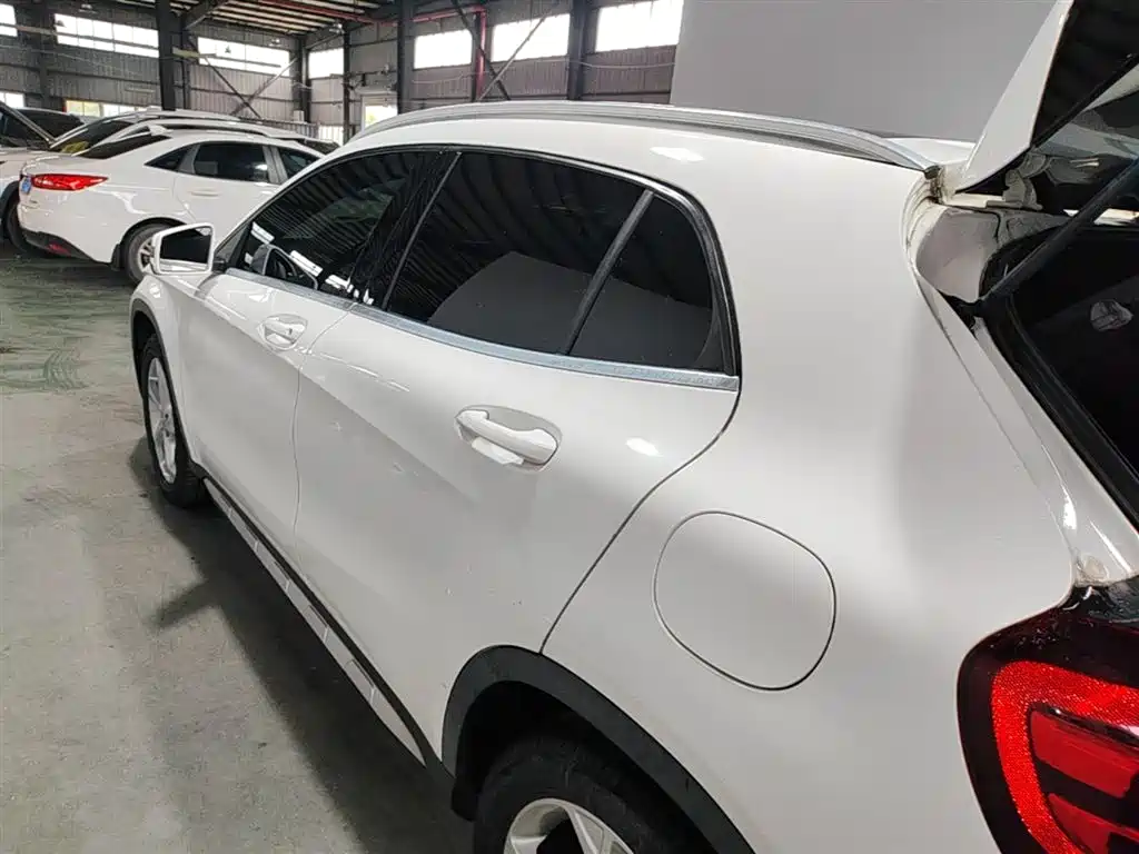 Mercedes-Benz GLA 2018 — фото 23
