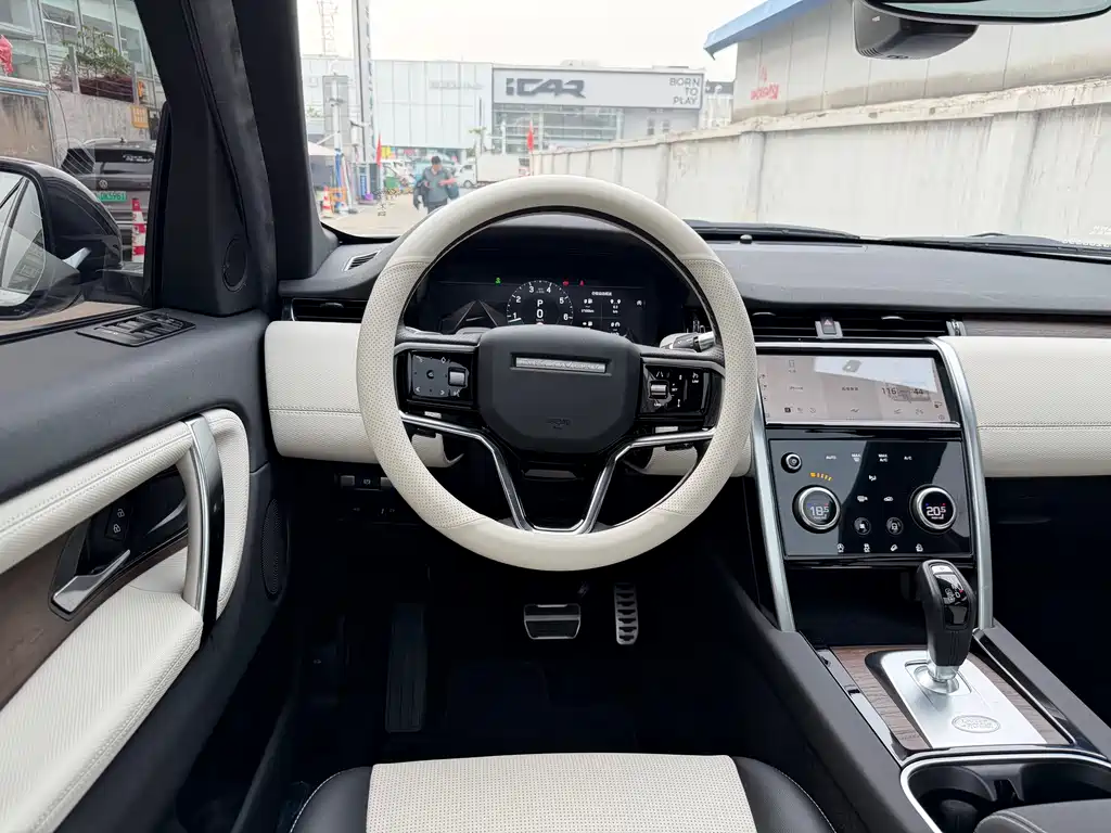 Land Rover Discovery Sport 2023 — фото 8