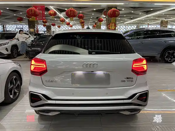 Audi Q2L 2022