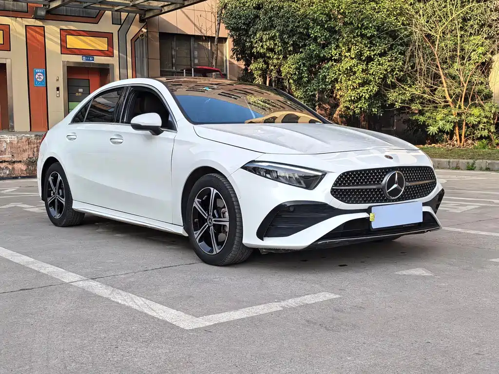 Mercedes-Benz A-Class 2023 — фото 3