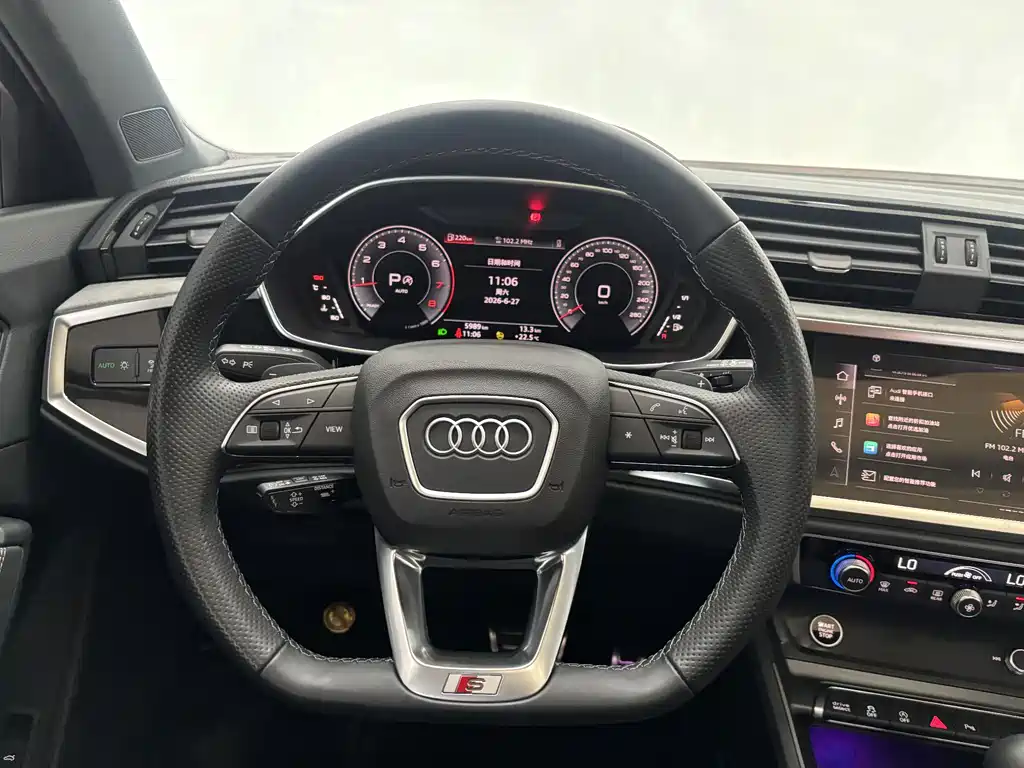 Audi Q3 Sportback 2025 — фото 16