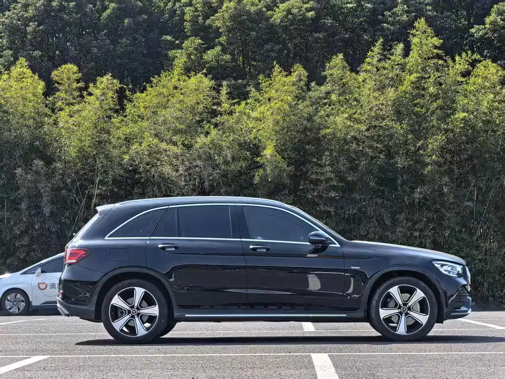 Mercedes-Benz GLC 2022 — фото 3