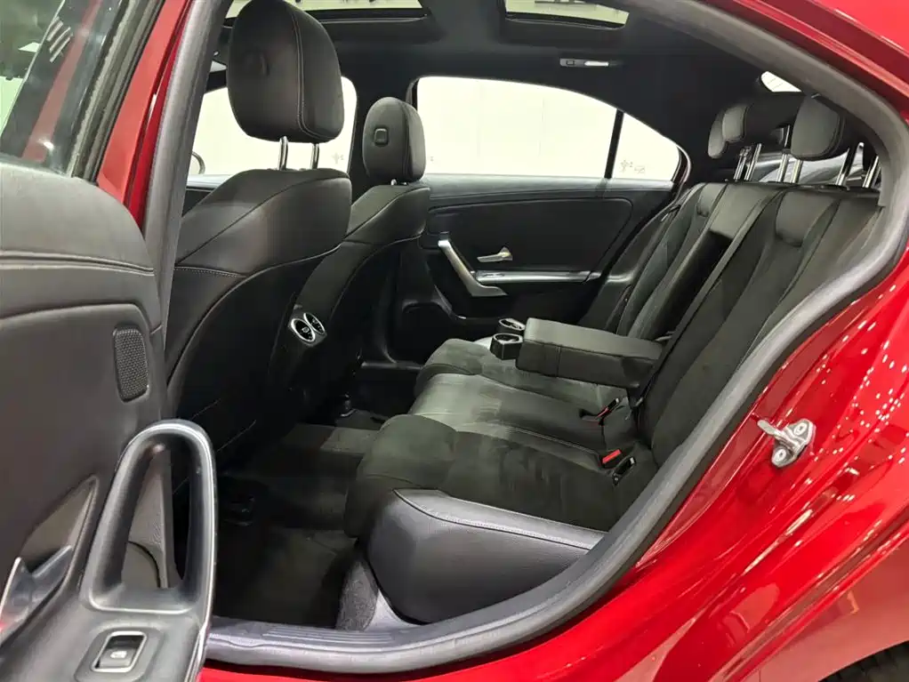 Mercedes-Benz A-Class 2020 — фото 9