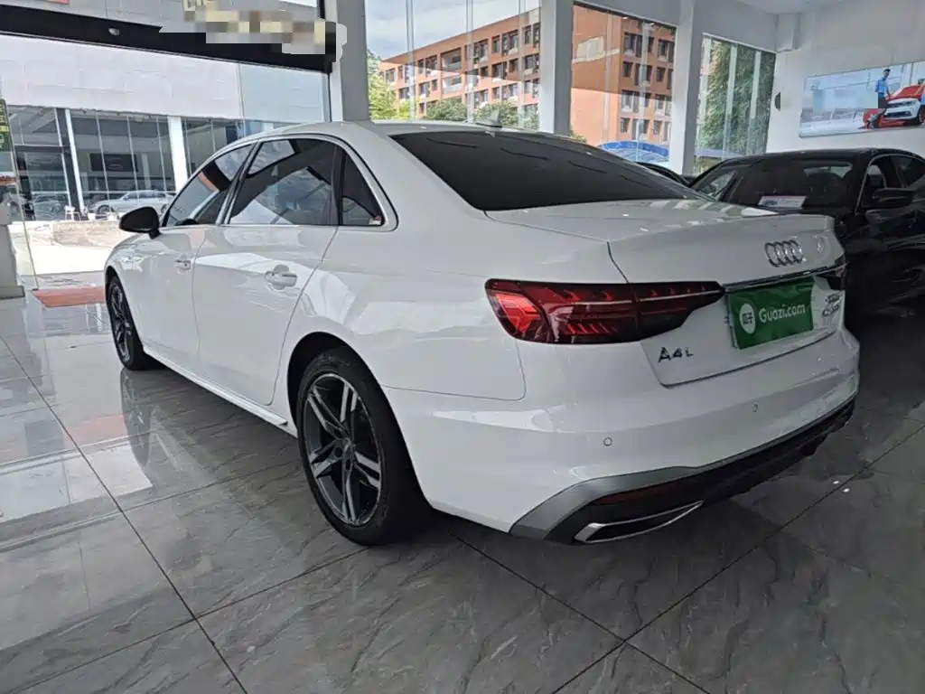 Audi A4L 2020