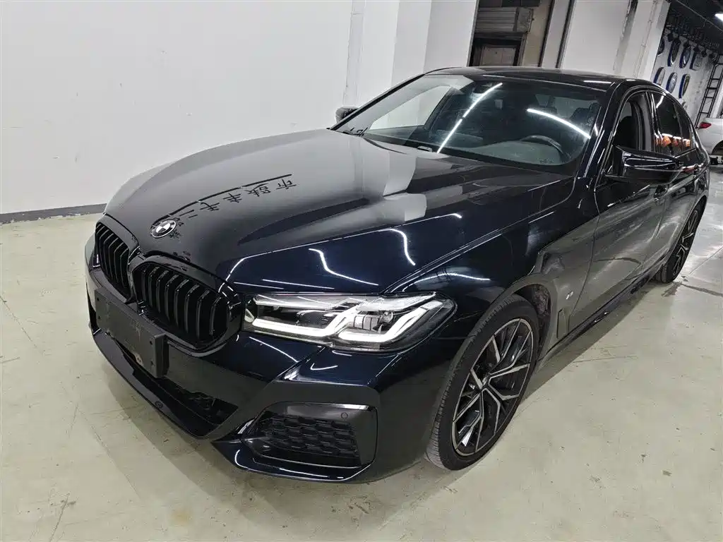 BMW 5 Series 2021 — фото 1