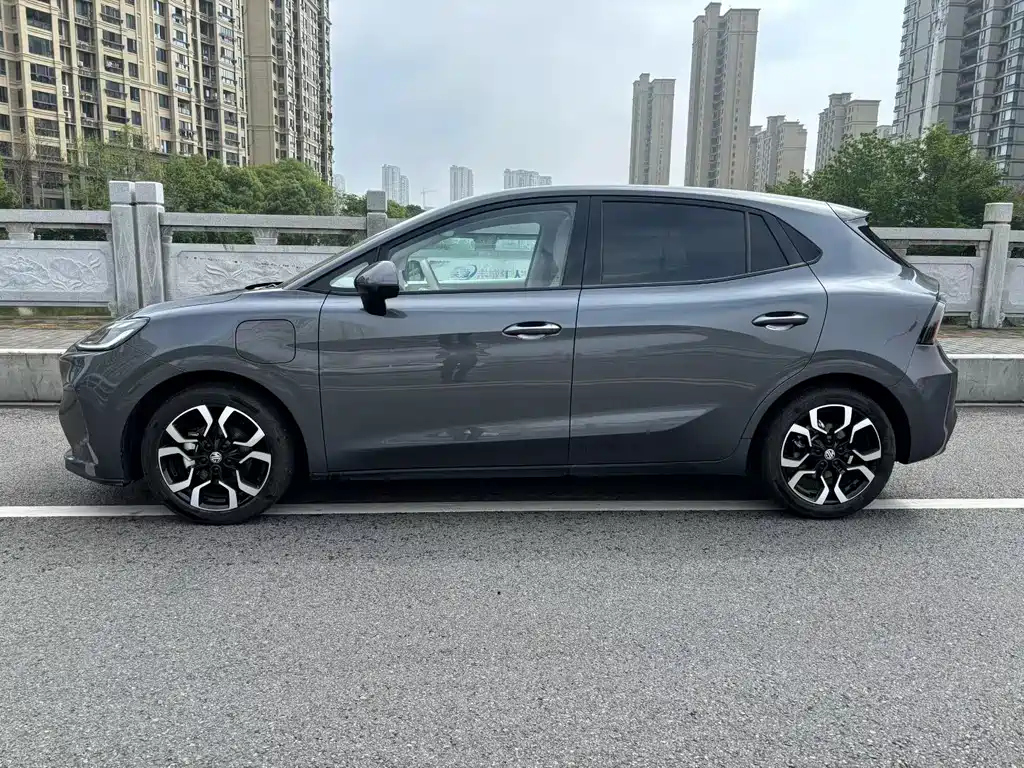 MG 4 2025 — фото 3