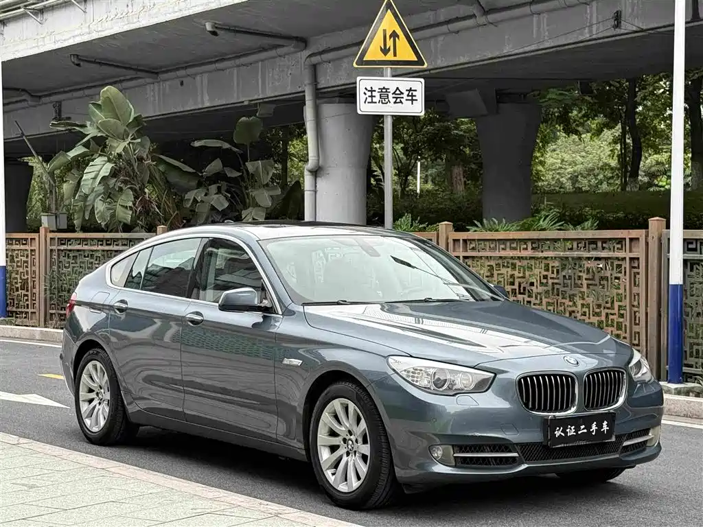 BMW 5 Series GT 2011 — фото 14
