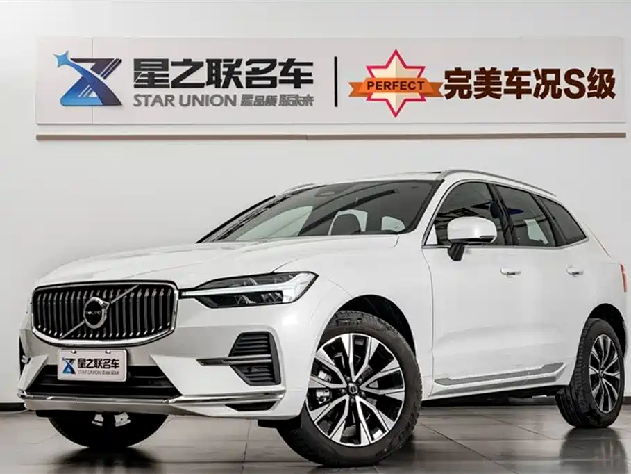Volvo XC60 2025 — фото 1