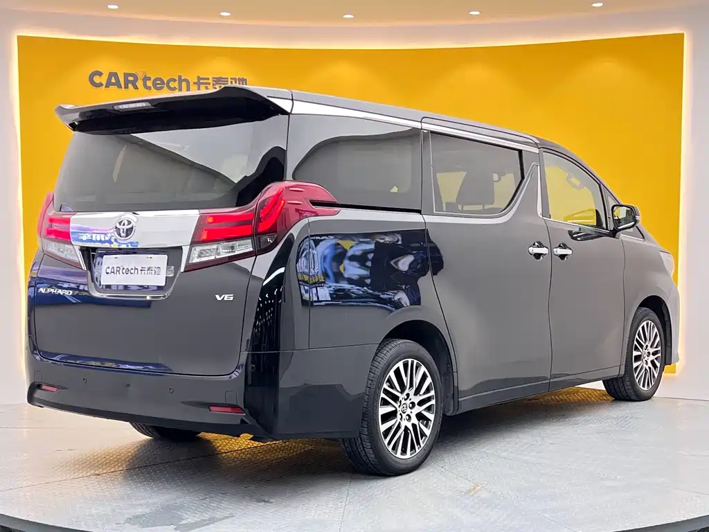Toyota Alphard 2017 — фото 37