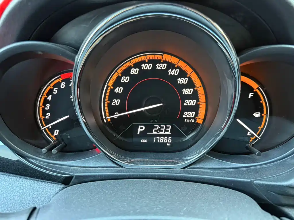Toyota Yaris L 2022 — фото 11