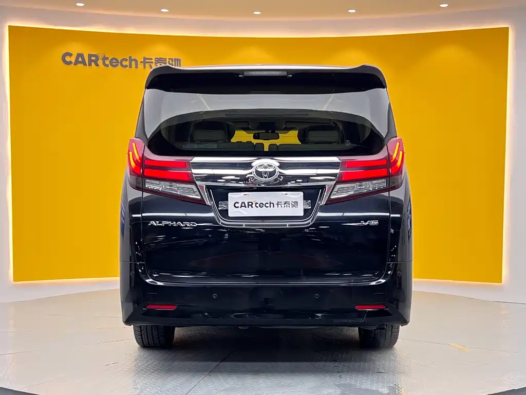 Toyota Alphard 2017 — фото 36