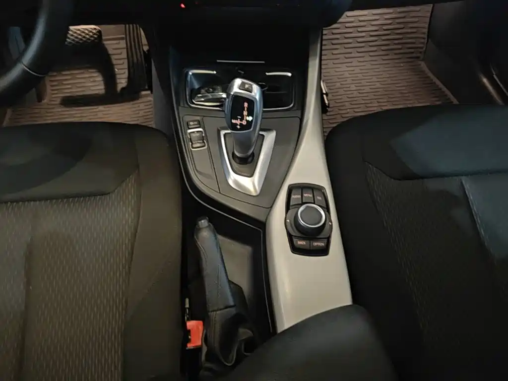 BMW 1 Series 2015 — фото 14