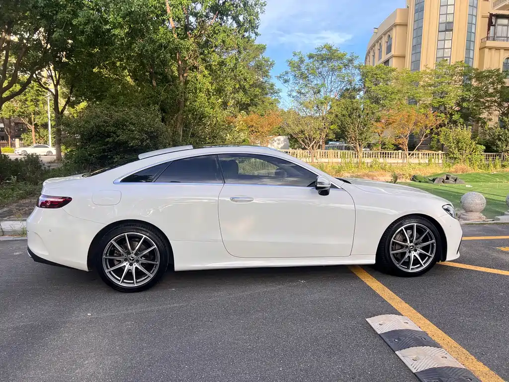 Mercedes-Benz E-Class 2021