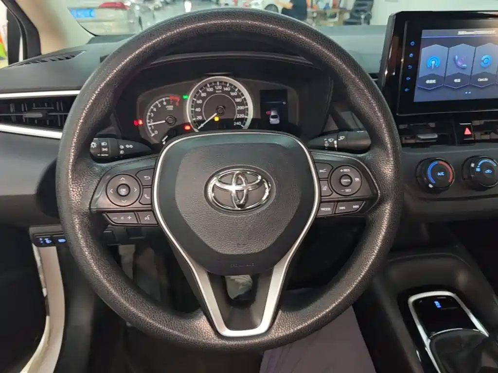 Toyota Corolla 2021 — фото 11
