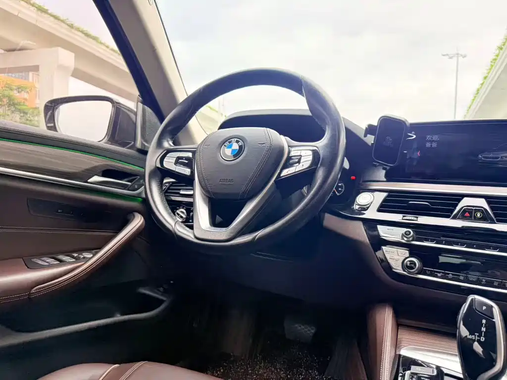 BMW 5 Series New Energy 2019 — фото 13