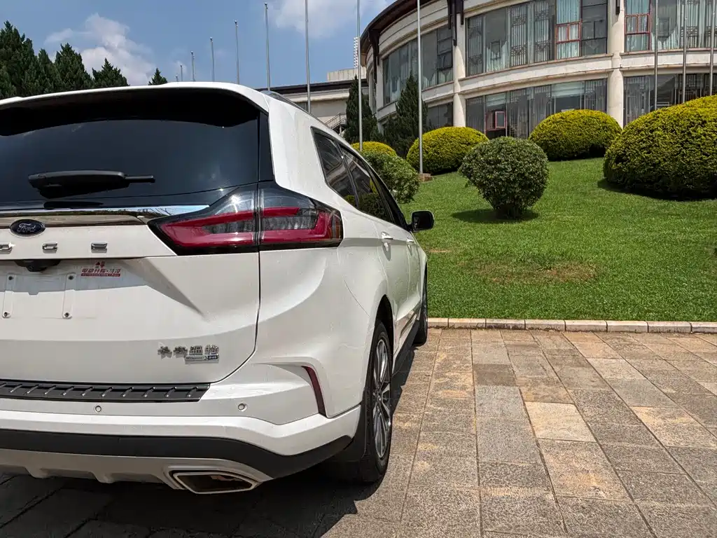 Ford Edge 2021 — фото 19
