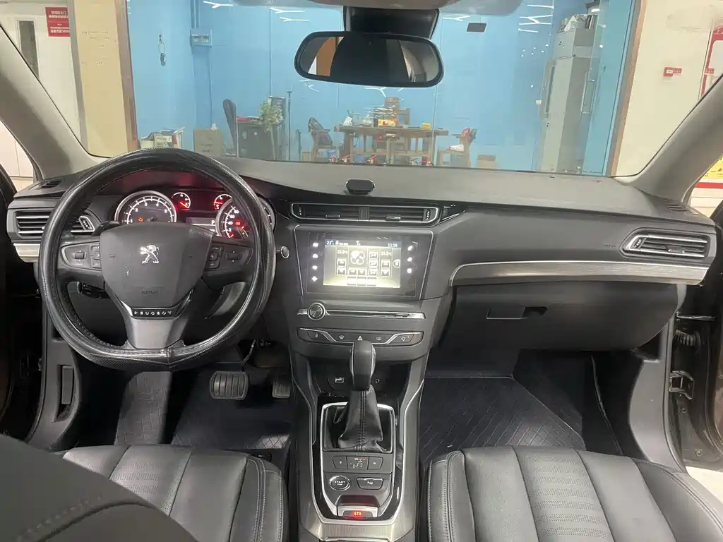Peugeot 408 2015