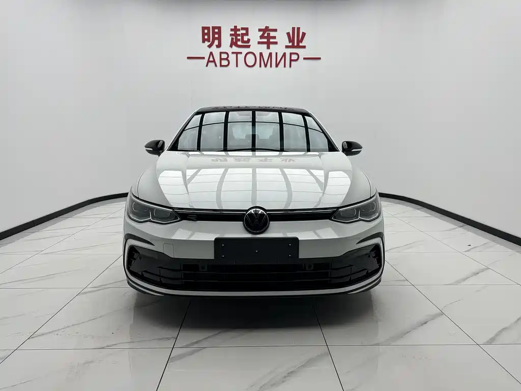 Volkswagen Golf 2024