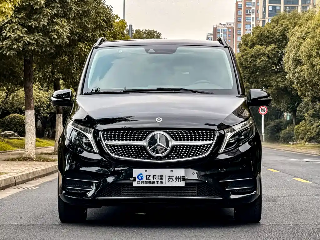 Mercedes-Benz V-Class 2022 — фото 2