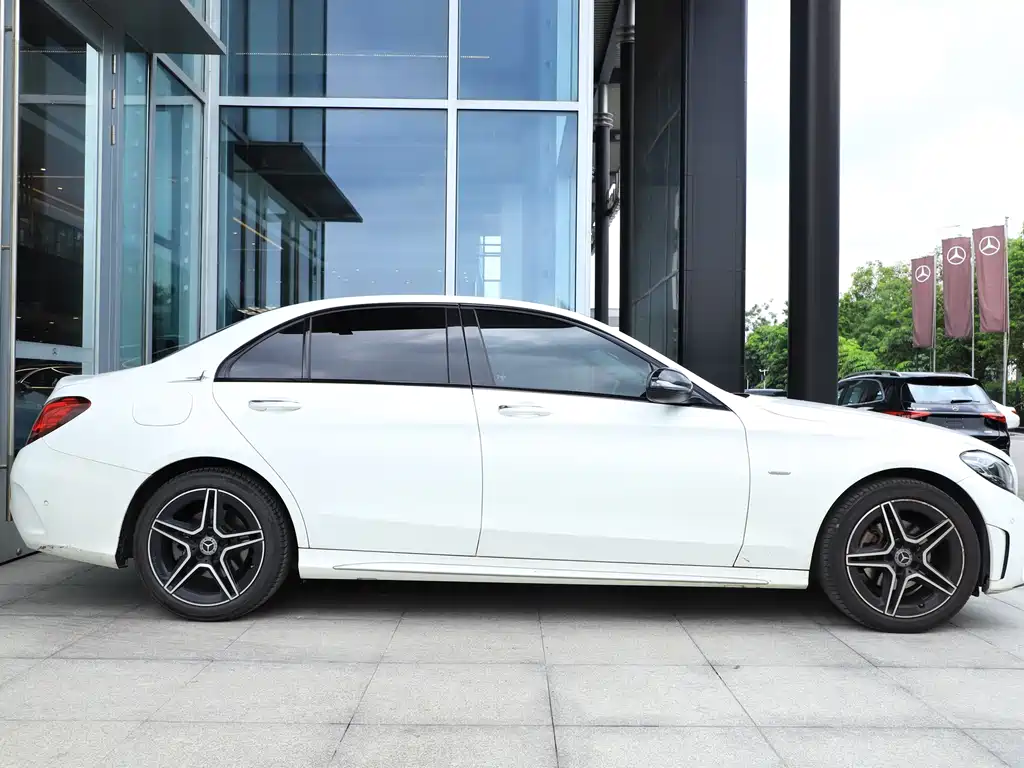 Mercedes-Benz C-Class 2022