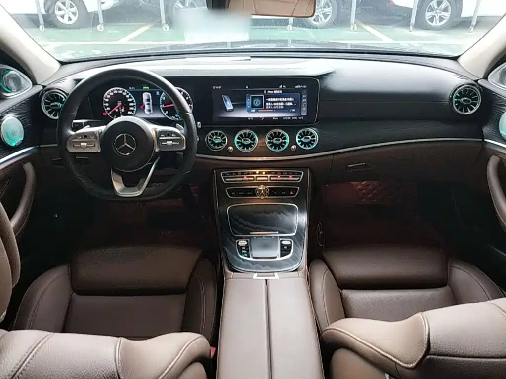 Mercedes-Benz E-Class 2019 — фото 10