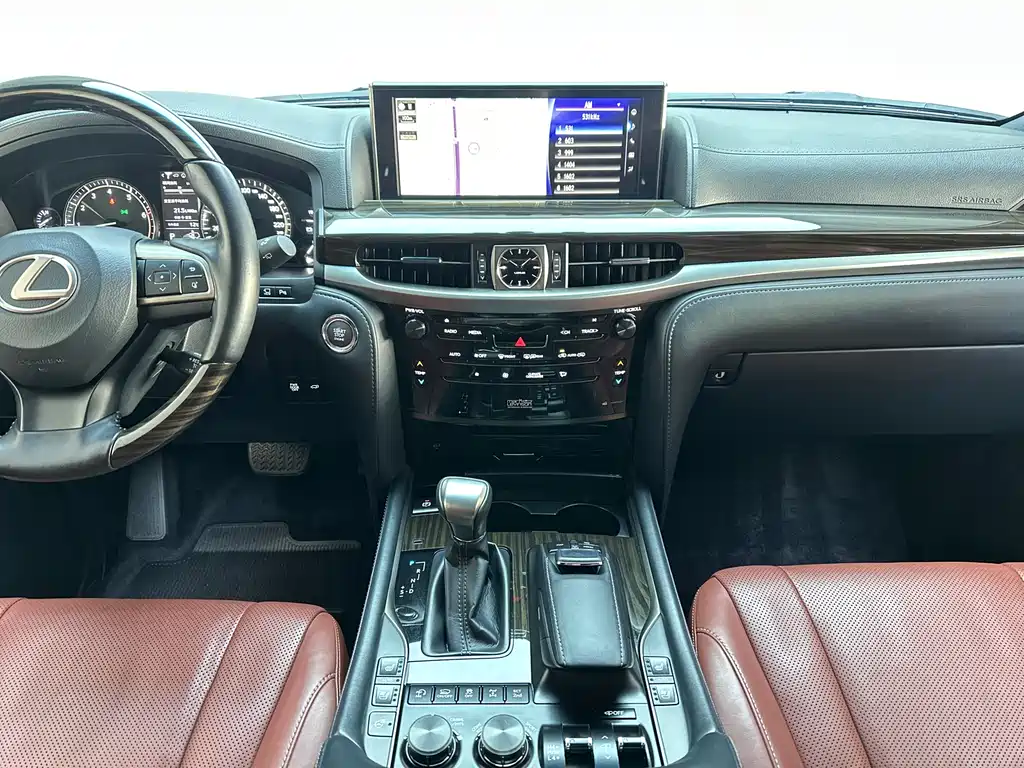 Lexus LX 2018 — фото 19
