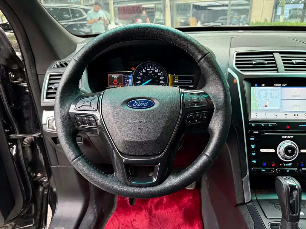 Ford Explorer 2017 — фото 15