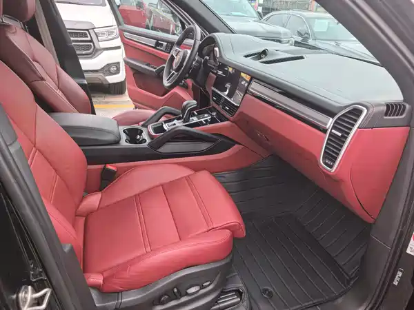 Porsche Cayenne 2023