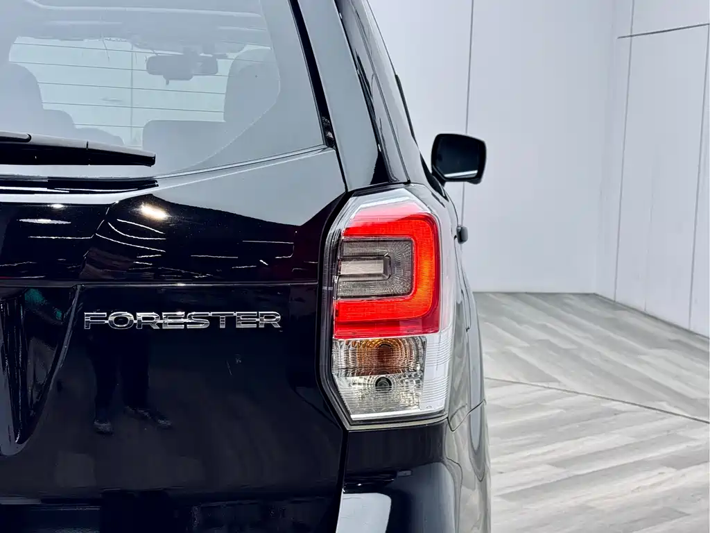 Subaru Forester 2018 — фото 11